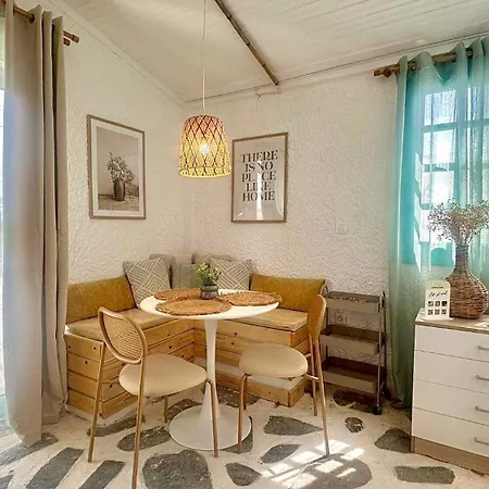 Peaceful House By The Sea - Private Garden בית נופש *