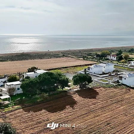Peaceful House By The Sea - Private Garden
