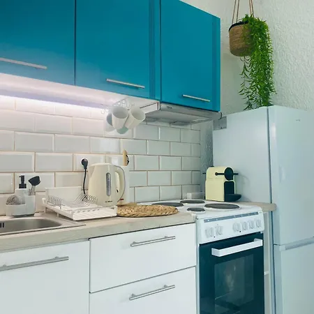 Peaceful House By The Sea - Private Garden *