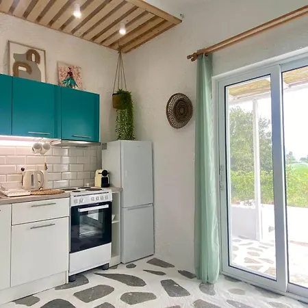 Peaceful House By The Sea - Private Garden Дом отдыха *