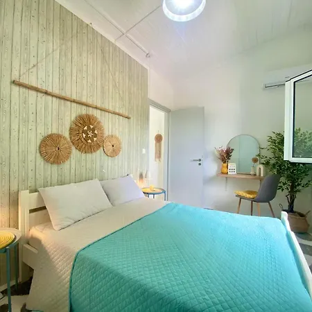 Peaceful House By The Sea - Private Garden