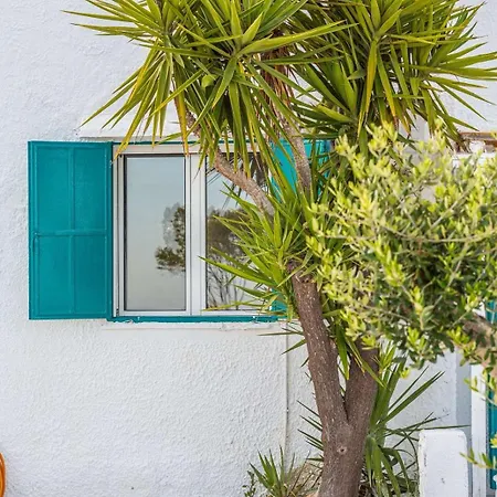 Peaceful House By The Sea - Private Garden