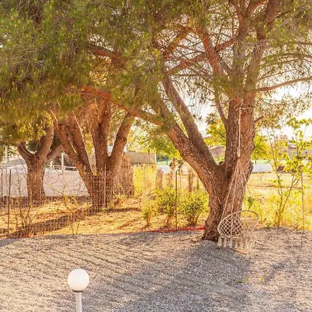 Peaceful House By The Sea - Private Garden