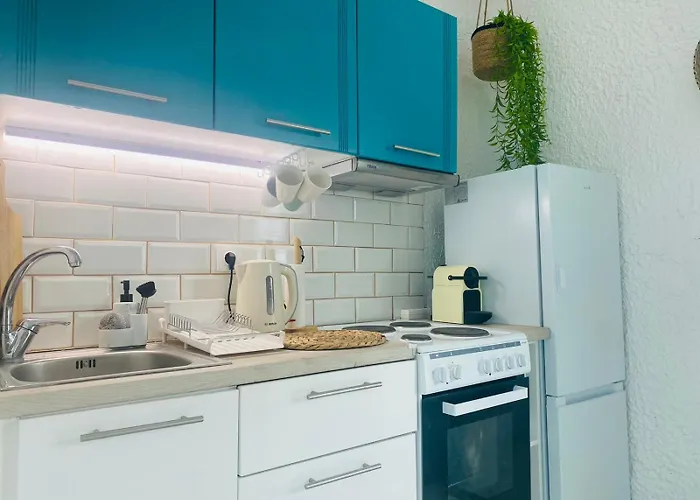 Peaceful House By The Sea - Private Garden *