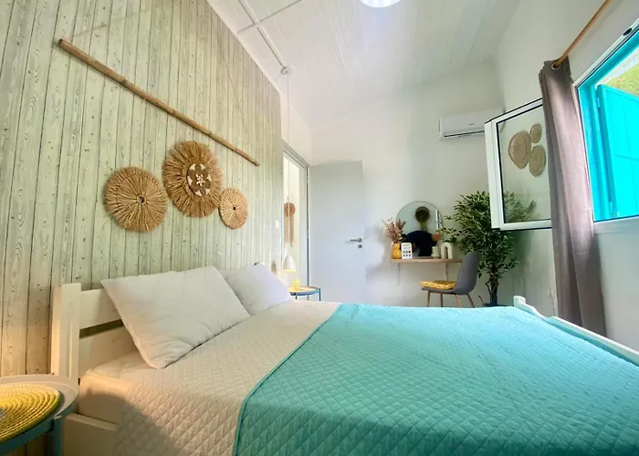 Peaceful House By The Sea - Private Garden Ferienhaus