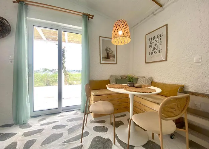 Peaceful House By The Sea - Private Garden