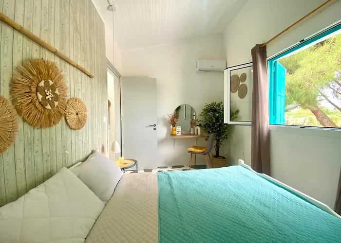 Peaceful House By The Sea - Private Garden *