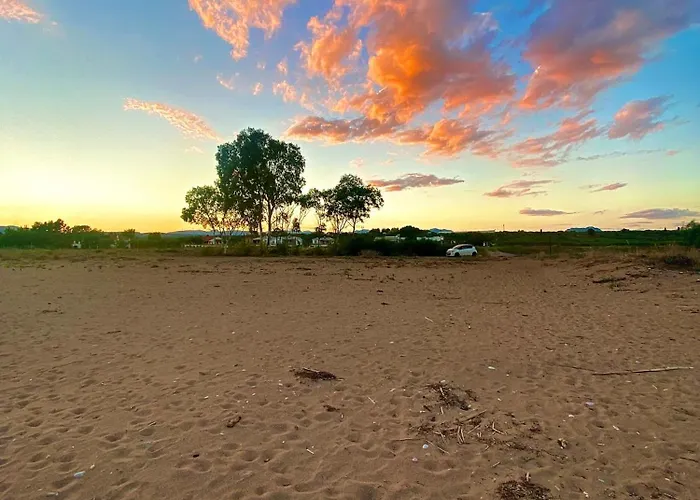 Peaceful House By The Sea - Private Garden